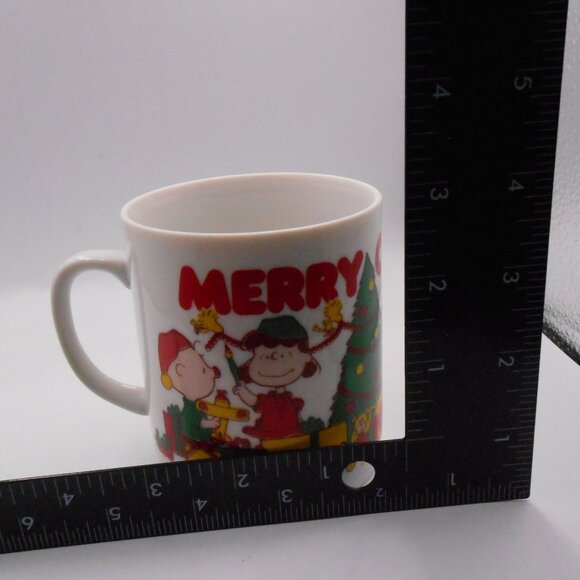 VINTAGE PEANUTS MERRY CHRISTMAS COFFEE TEA MUG CUP COLLECTIBLE CIRCA 1978 - Picture 7 of 8